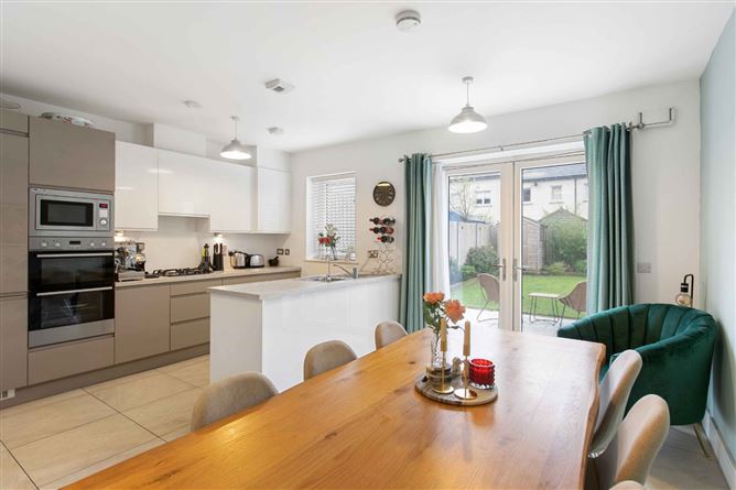 28 Shackleton Crescent, Lucan, Co. Dublin