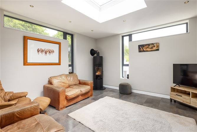 https://photos-a.propertyimages.ie/media/5/4/1/4948145/b75a905d-22ab-42ee-9a47-dc4af5ddf650_l.jpg