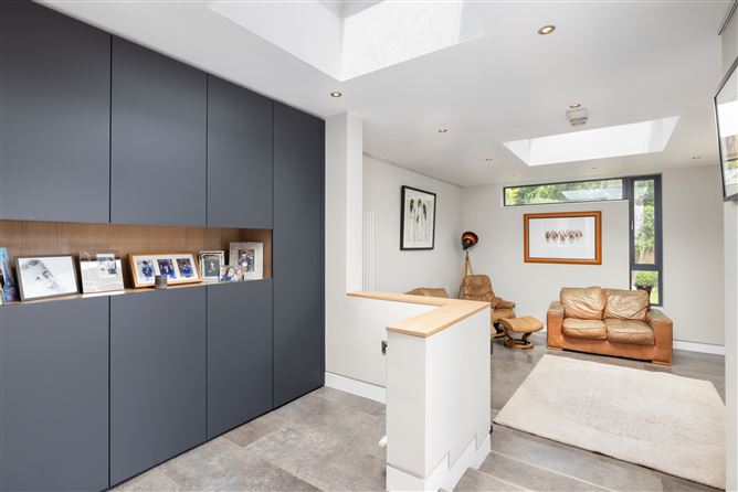 https://photos-a.propertyimages.ie/media/5/4/1/4948145/b75a905d-22ab-42ee-9a47-dc4af5ddf650_l.jpg