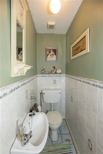 https://photos-a.propertyimages.ie/media/5/4/1/4950145/886a5768-7ea2-4417-b49f-a61e88d968bb_l.jpg