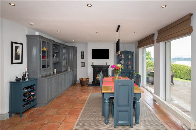 https://photos-a.propertyimages.ie/media/5/4/1/4950145/886a5768-7ea2-4417-b49f-a61e88d968bb_l.jpg