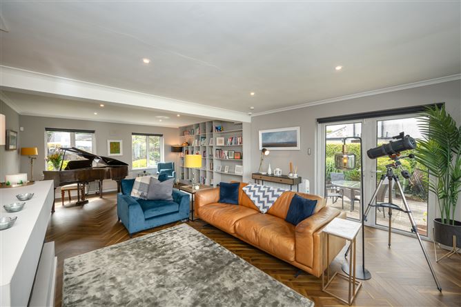 https://photos-a.propertyimages.ie/media/5/4/1/4950145/886a5768-7ea2-4417-b49f-a61e88d968bb_l.jpg