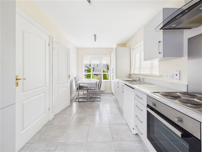Photo 10 of 32 — 3 Applewood Lawn, Swords, County Dublin