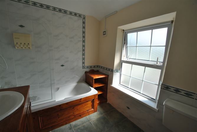 17 Limerick Street, Roscrea, Co. Tipperary