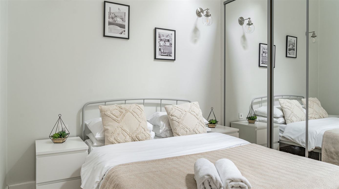 Station to Manhattan,Luton, Bedfordshire, United Kingdom