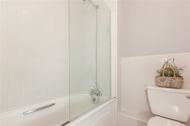 110 Griffith Hall, Drumcondra, Dublin 9