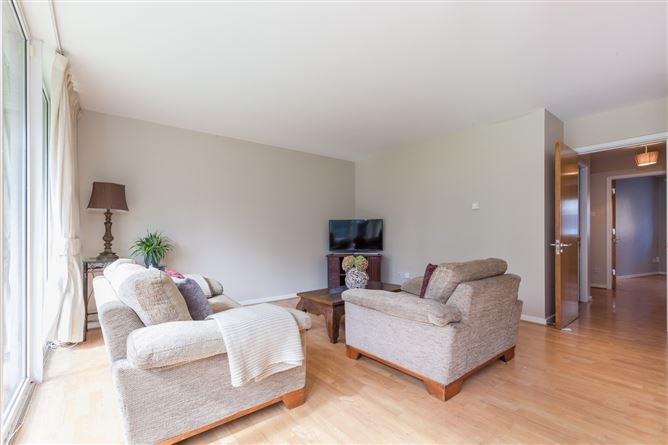 110 Griffith Hall, Drumcondra, Dublin 9