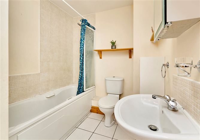 Photo 11 of 15 — 58 Woodbrook Crescent, Dublin 15