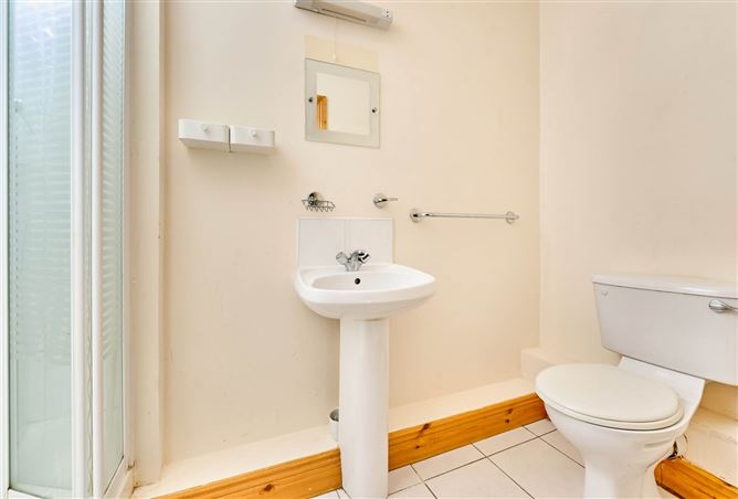 Photo 10 of 15 — 58 Woodbrook Crescent, Dublin 15