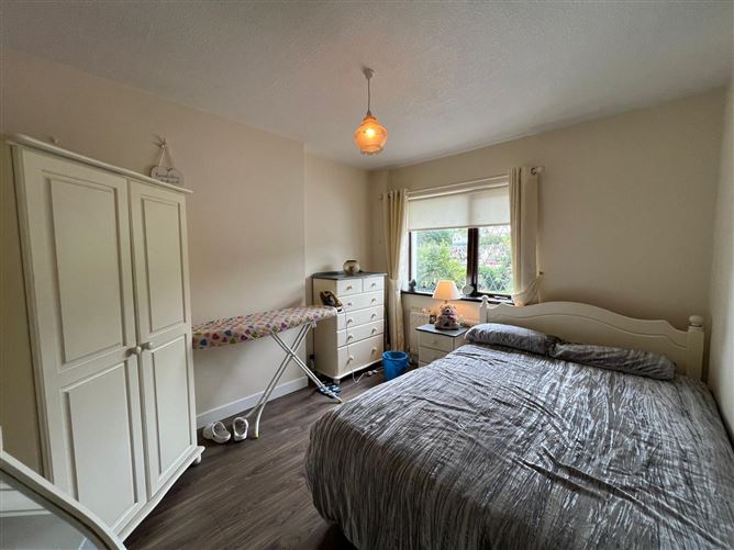 11 St. Eunan's Terrace, Raphoe, Donegal