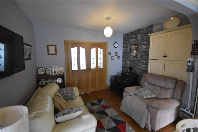 11 St. Eunan's Terrace, Raphoe, Donegal