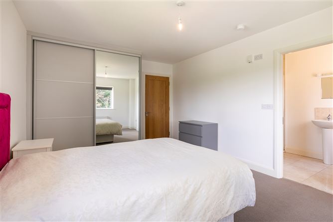 37 Green Acre Court, Firhouse Road, Knocklyon, Dublin 16