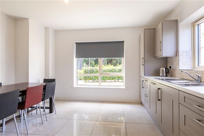 37 Green Acre Court, Firhouse Road, Knocklyon, Dublin 16