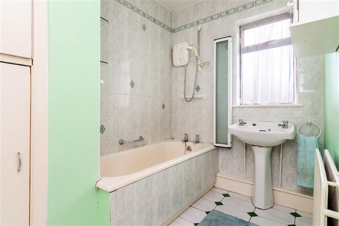 6 Hillside Park, Rathfarnham, Dublin 16