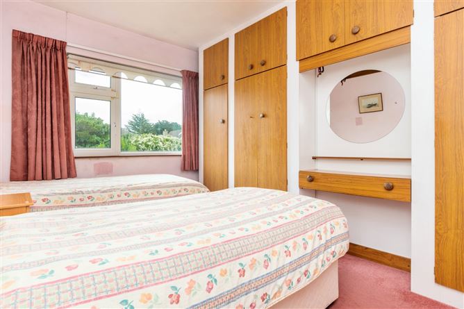 6 Hillside Park, Rathfarnham, Dublin 16