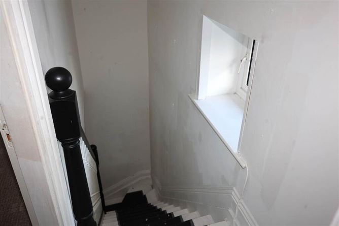 30 Railway View, Roscrea, Tipperary