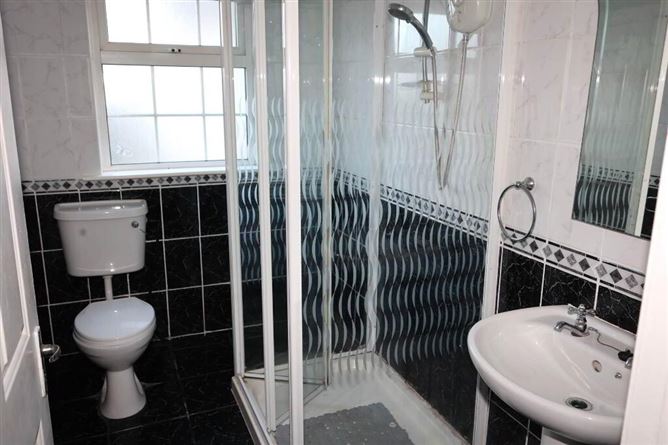 30 Railway View, Roscrea, Tipperary