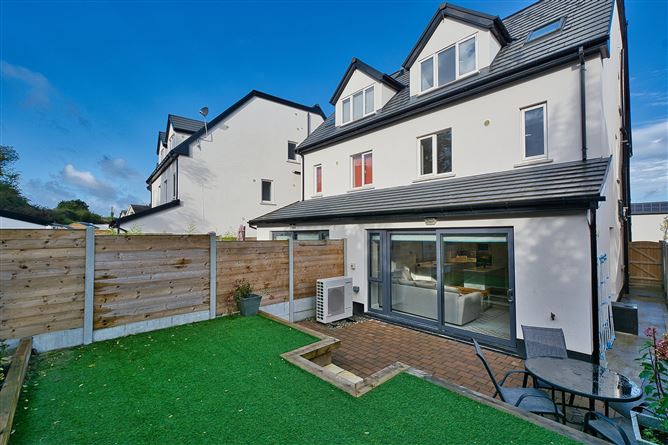 32 The Avenue, Green Lane Manor, Rathcoole, Dublin
