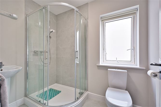 32 The Avenue, Green Lane Manor, Rathcoole, Dublin