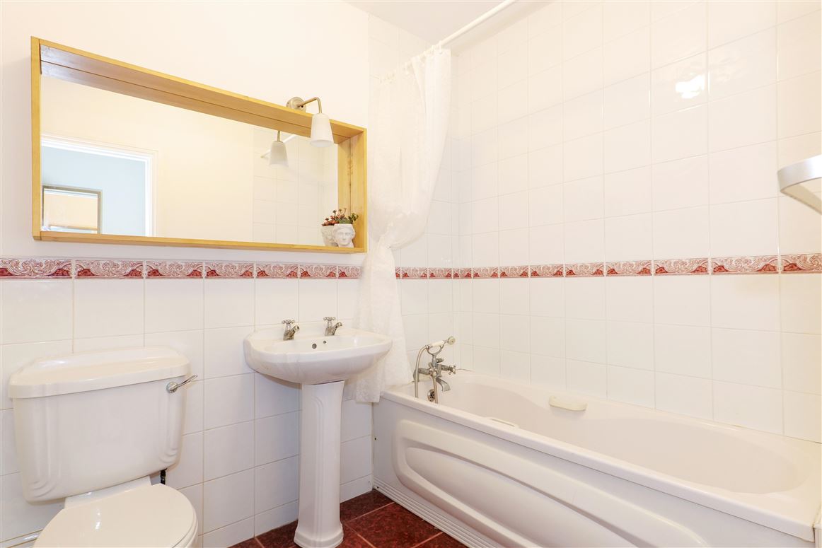 62 Dun Na Coiribe, Headford Road, Galway 62 Dun Na Coiribe, Headford Road, Galway