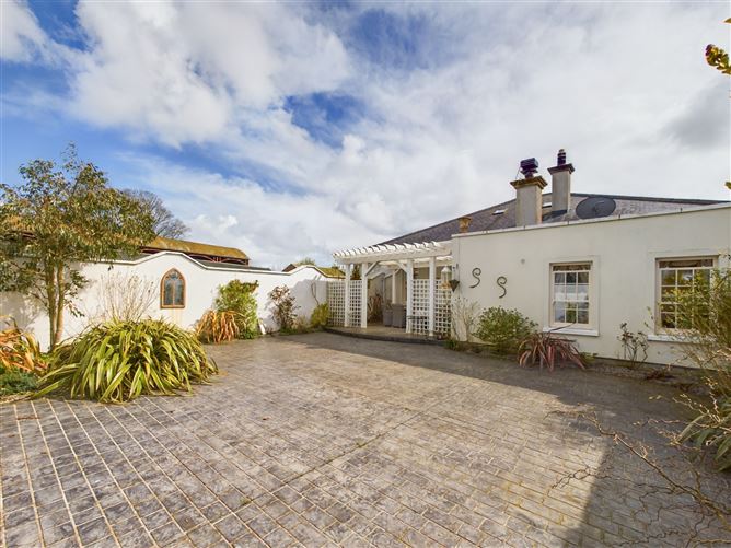 King's River Lodge On 6.5 Acres, Modeshill, Mullinahone, Co. Tipperary