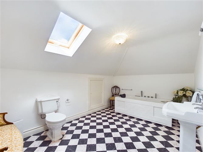 King's River Lodge On 6.5 Acres, Modeshill, Mullinahone, Co. Tipperary