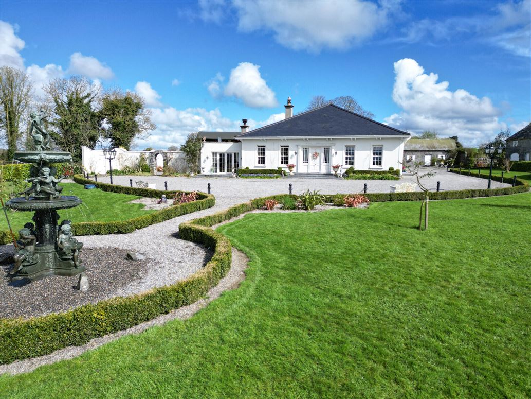 King's River Lodge On 6.5 Acres, Modeshill, Mullinahone, Co. Tipperary