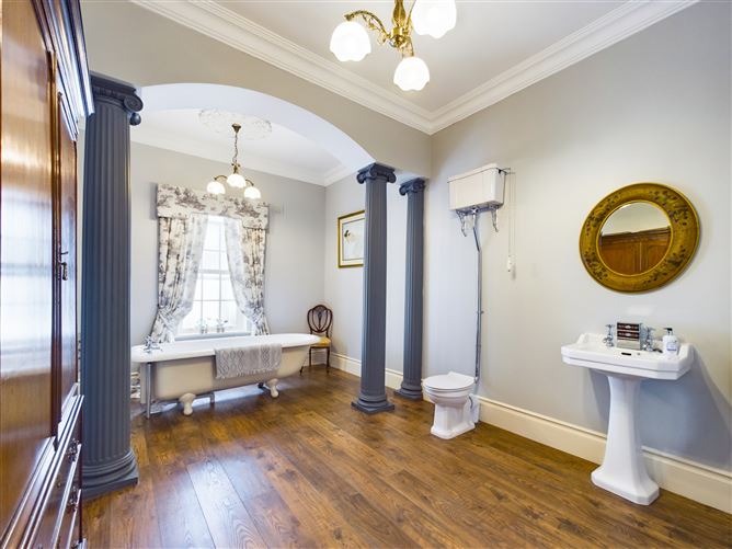 King's River Lodge On 6.5 Acres, Modeshill, Mullinahone, Co. Tipperary