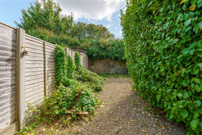18 Rosemount Court, Rosemount Terrace, Booterstown, Dublin