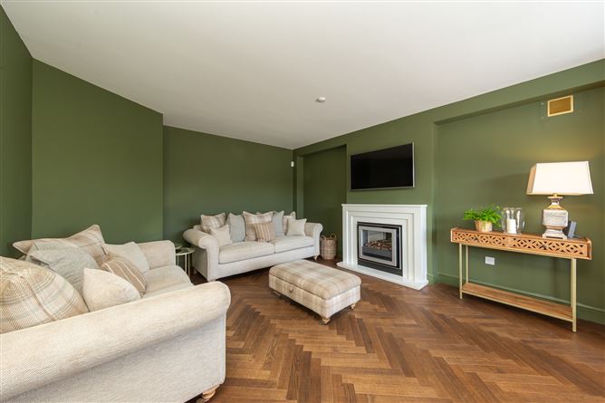 10 The Grove, Newtown Hall, Maynooth, Co. Kildare