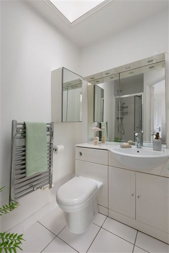 https://photos-a.propertyimages.ie/media/5/4/5/4943545/cffbea3f-39f2-44f2-957c-6a90f07135ad_l.jpg