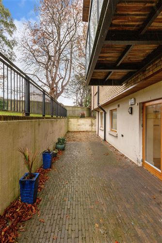87 Ridge Hall, Shanganagh Road, Ballybrack, Co. Dublin