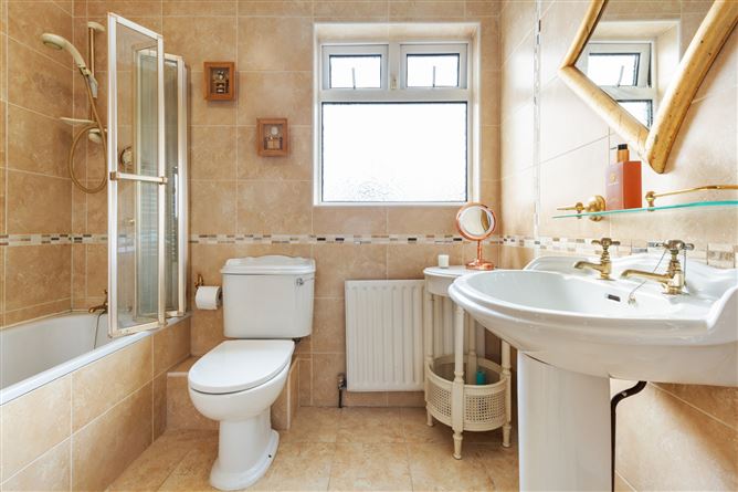 4 Castleknock Oaks, Castleknock, Dublin 15