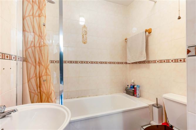 3 Roebuck The Loakers, Dundalk, County Louth