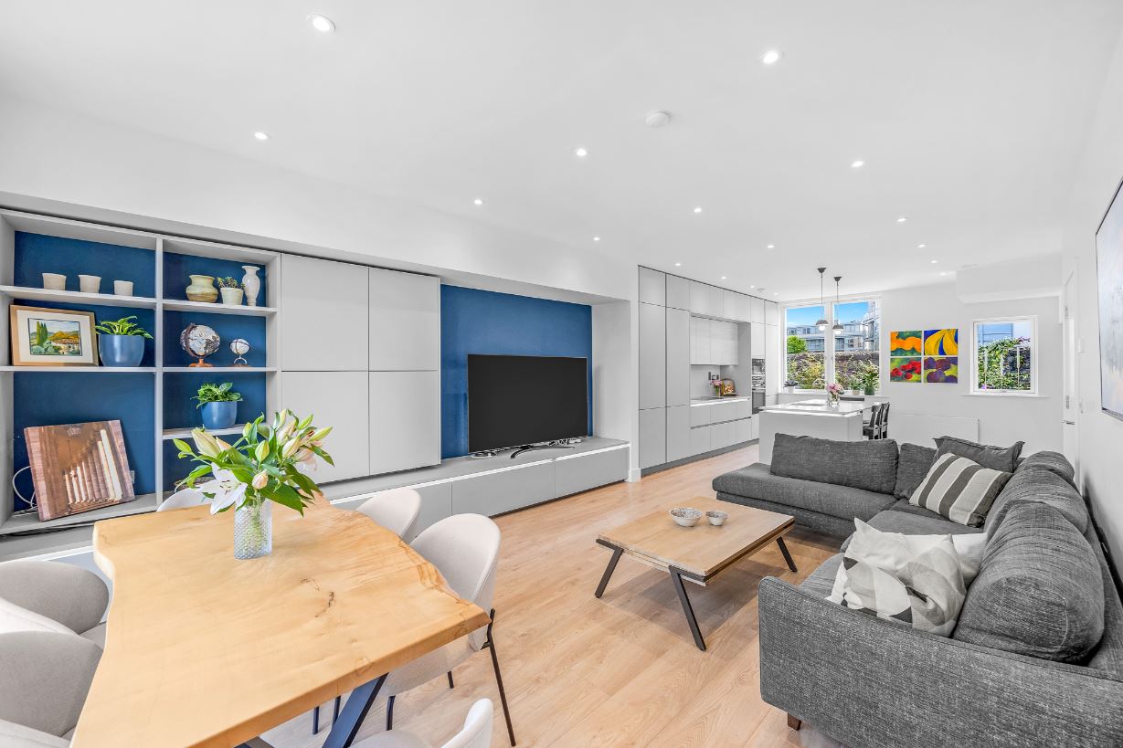 14 Emerald Cottages, off Grand Canal Street Upper, Ballsbridge, Dublin 4
