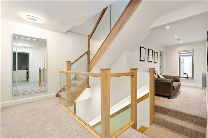 https://photos-a.propertyimages.ie/media/5/4/6/4960645/261a0f84-8601-4d97-81a5-a56f32c69bb1_l.jpg