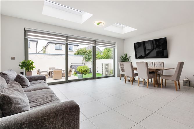 https://photos-a.propertyimages.ie/media/5/4/6/4960645/261a0f84-8601-4d97-81a5-a56f32c69bb1_l.jpg