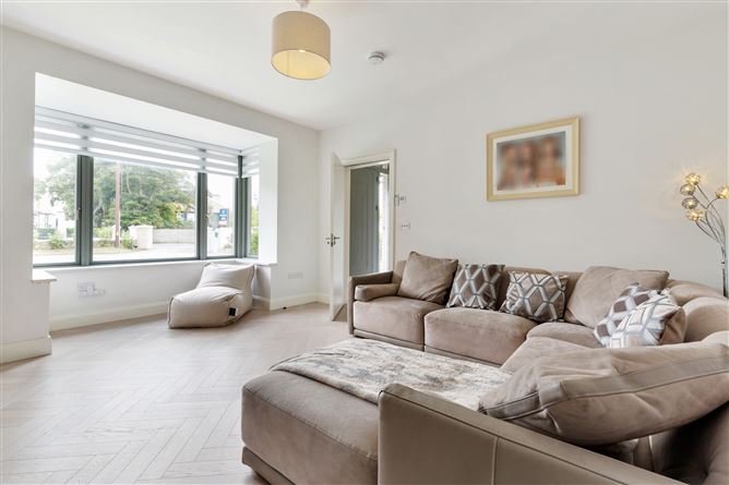 https://photos-a.propertyimages.ie/media/5/4/6/4960645/261a0f84-8601-4d97-81a5-a56f32c69bb1_l.jpg