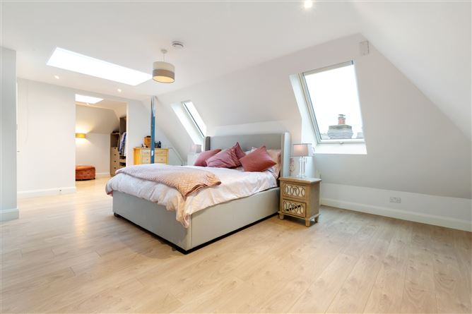 https://photos-a.propertyimages.ie/media/5/4/6/4960645/261a0f84-8601-4d97-81a5-a56f32c69bb1_l.jpg