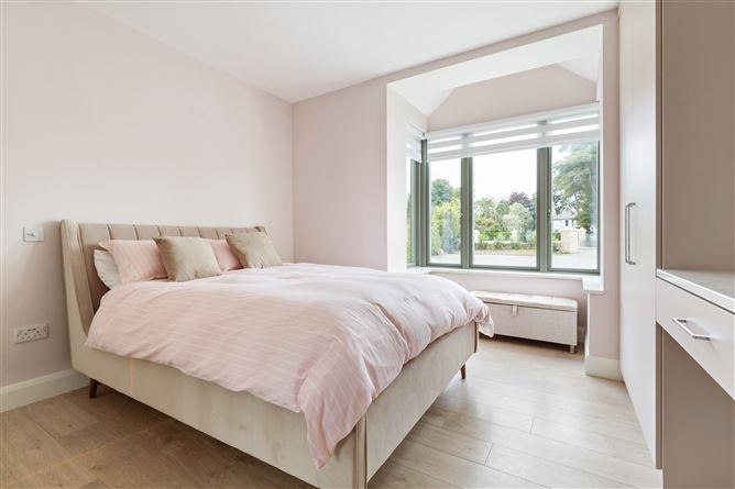 https://photos-a.propertyimages.ie/media/5/4/6/4960645/261a0f84-8601-4d97-81a5-a56f32c69bb1_l.jpg