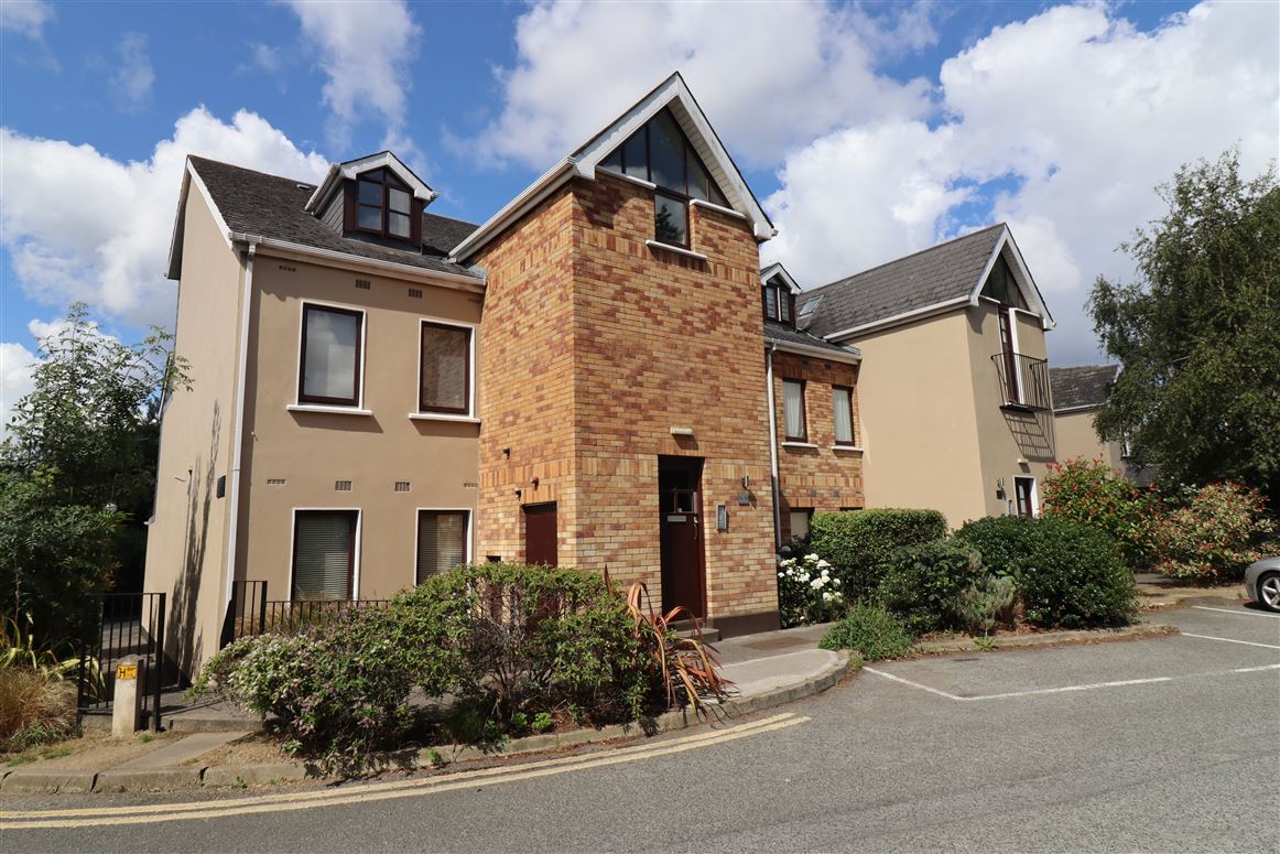 Village Court, Rathfarnham, Dublin 14