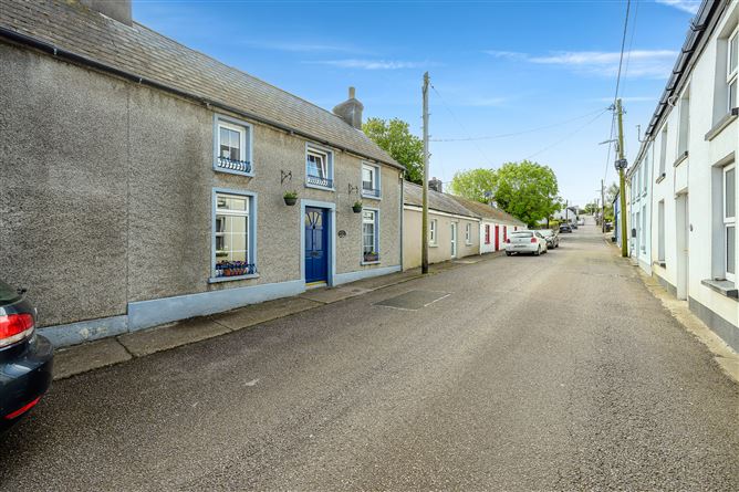 De Grae, 4 Hogan`s Row, Blind Gate, Kinsale, Cork