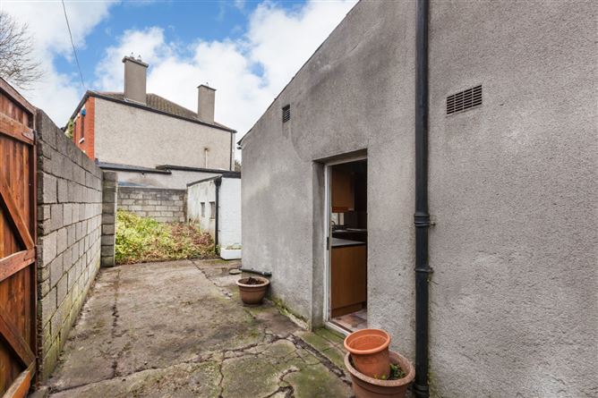 33 Botanic Avenue, Glasnevin, Dublin 9