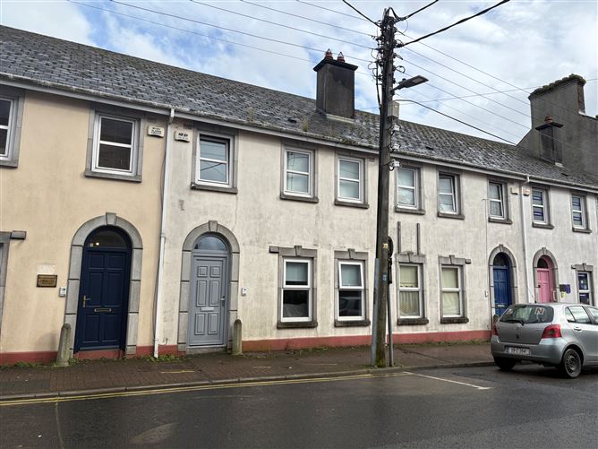 2 Saint James's Court, Tipperary Town, Tipperary