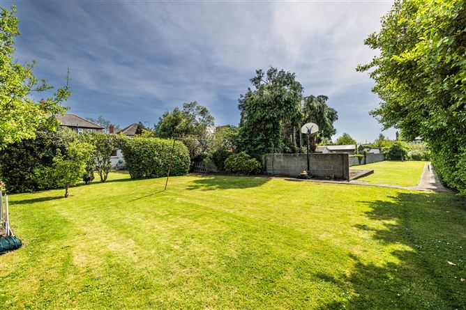 https://photos-a.propertyimages.ie/media/5/4/7/4923745/69337028-e6f4-402e-add6-27b0b493c8de_l.jpg