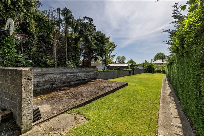 https://photos-a.propertyimages.ie/media/5/4/7/4923745/69337028-e6f4-402e-add6-27b0b493c8de_l.jpg