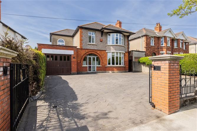 https://photos-a.propertyimages.ie/media/5/4/7/4923745/69337028-e6f4-402e-add6-27b0b493c8de_l.jpg
