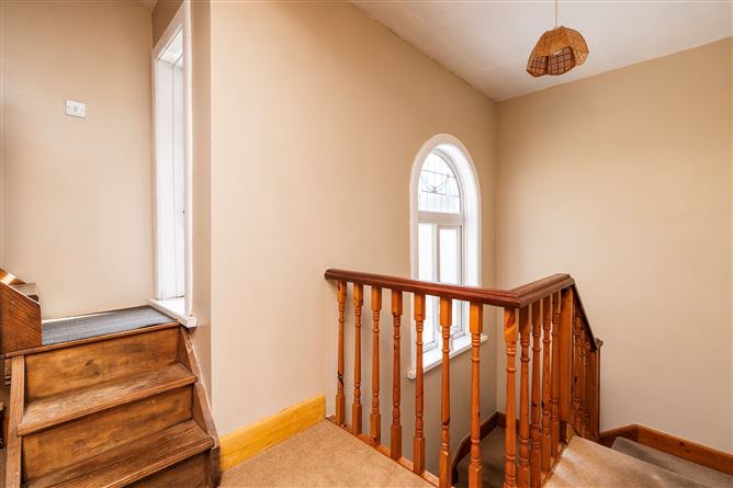 https://photos-a.propertyimages.ie/media/5/4/7/4923745/69337028-e6f4-402e-add6-27b0b493c8de_l.jpg