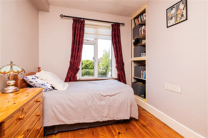 https://photos-a.propertyimages.ie/media/5/4/7/4923745/69337028-e6f4-402e-add6-27b0b493c8de_l.jpg
