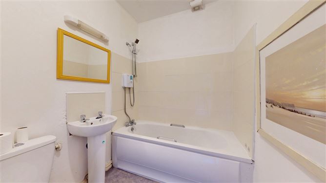 Apt, 33 Danesfort, Castle Avenue, Clontarf, Dublin 3